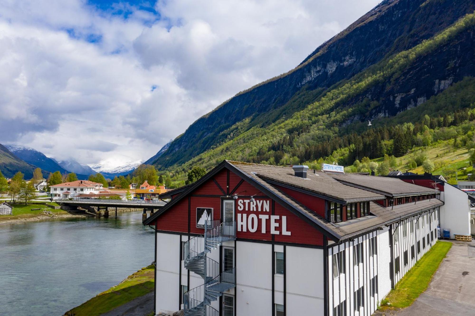 Stryn Hotel Екстериор снимка