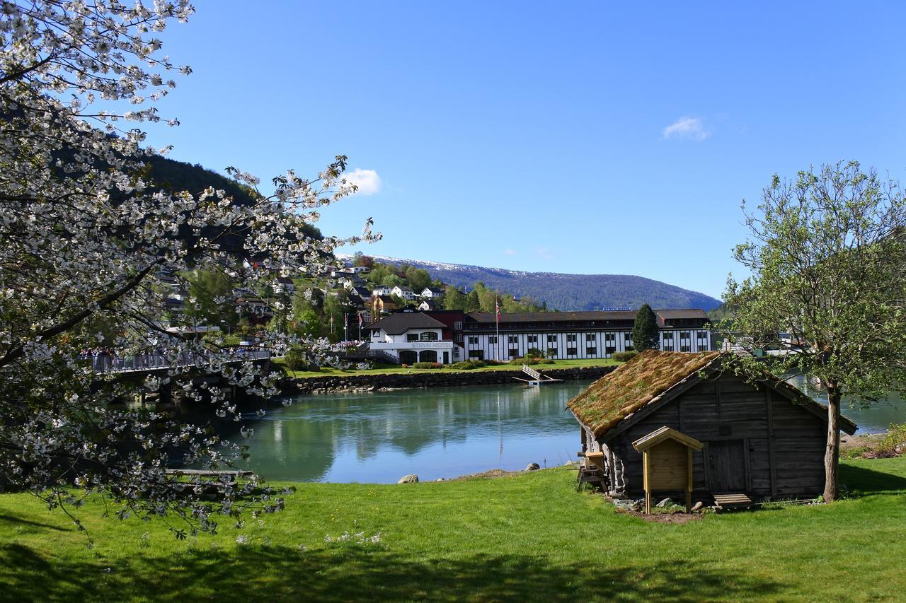 Stryn Hotel Екстериор снимка